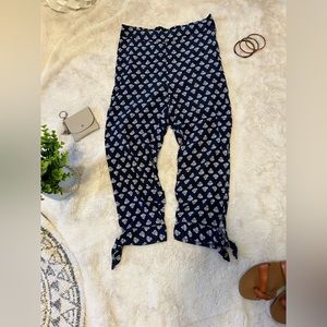 🌻2/$10🌻 Pants, lightweight, just fab, size medium